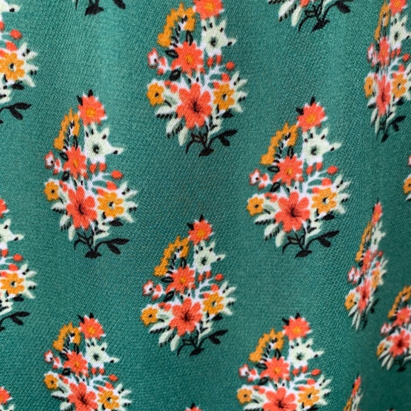 CAbi, Stevie top, medium - Picture 3 of 4